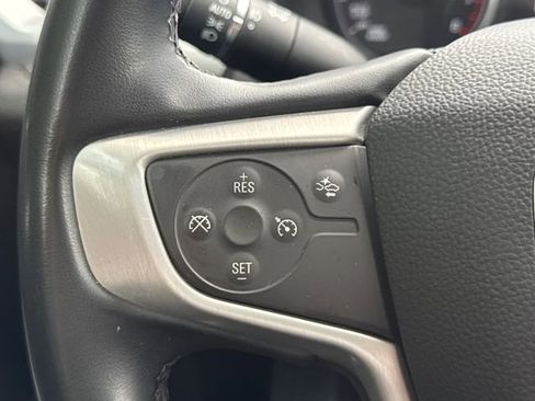 Used 2023 GMC Acadia SLT FWD image 28