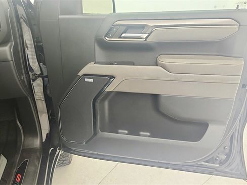 Used 2023 Chevrolet Silverado 1500 ZR2 w/ Technology Package image 34