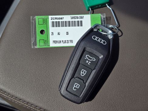 Certified 2025 Audi Q5 Premium w/ Premium Plus AWD/4WD image 30