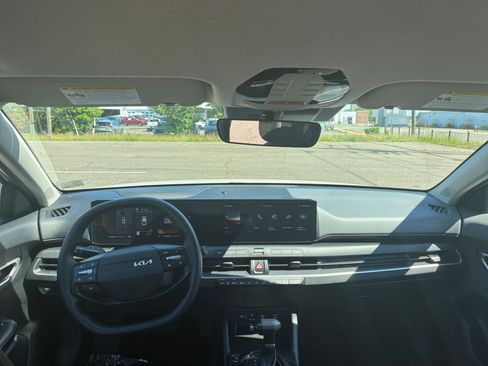Used 2025 Kia K4 FWD image 32