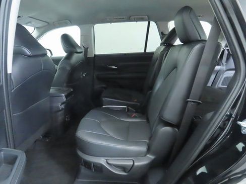 Used 2025 Toyota Grand Highlander FWD image 21