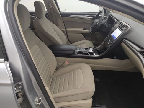 Used 2020 Ford Fusion SE FWD image 21