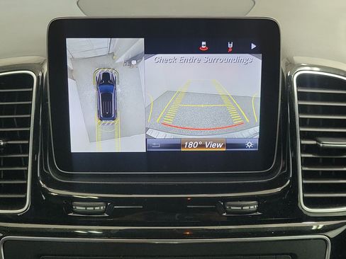 Used 2019 Mercedes-Benz GLE 400 4MATIC image 30