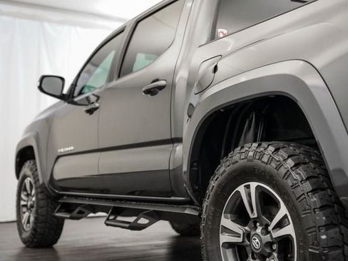 Used 2019 Toyota Tacoma TRD Sport w/ Technology Package RWD image 32