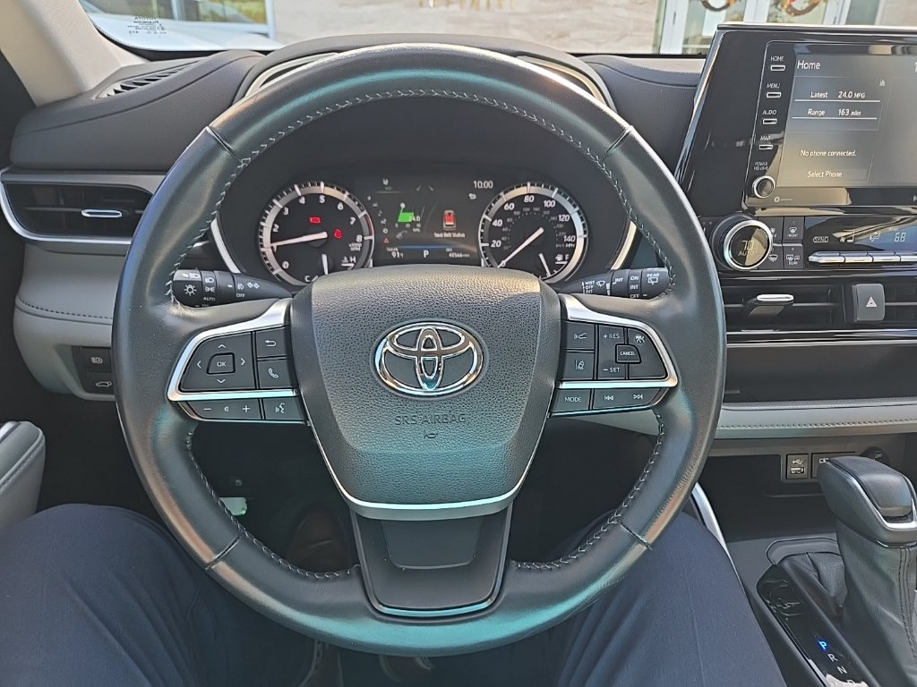 Used 2022 Toyota Highlander XLE FWD image 14