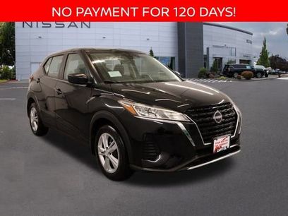 New 2025 Nissan Kicks Play S