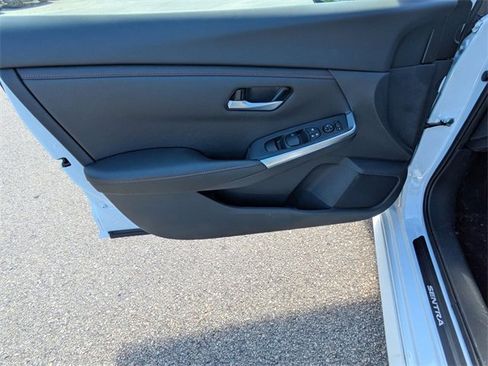 New 2025 Nissan Sentra SR w/ Trunk Package image 11