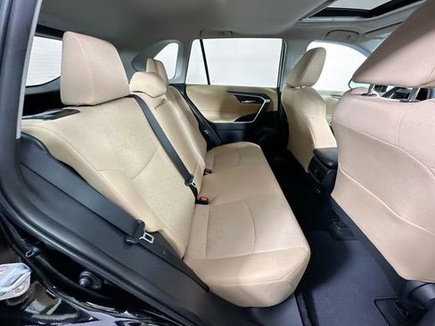 Used 2021 Toyota RAV4 XLE w/ Convenience Package image 26