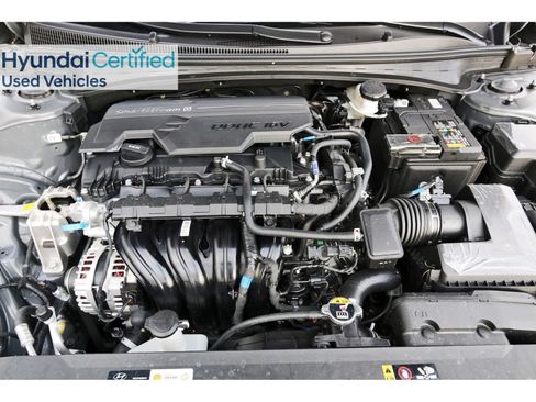 Used 2025 Hyundai Elantra Sport FWD image 33