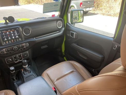 Used 2021 Jeep Wrangler Unlimited Sahara w/ Cold Weather Group AWD/4WD image 11