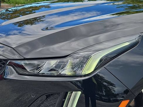 Used 2023 Cadillac CT5 V w/ Premium Package RWD image 9