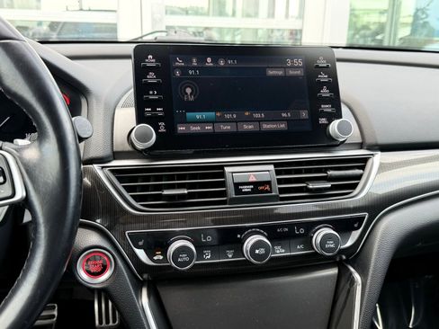 Used 2018 Honda Accord Sport image 37