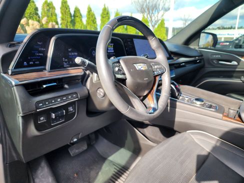 Used 2023 Cadillac Escalade ESV Premium Luxury w/ Performance Package image 24