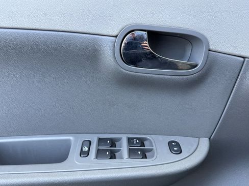 Used 2009 Chevrolet Malibu LT w/ Premium Mat Package image 11