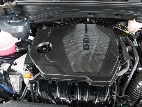 Used 2025 Kia Sportage EX FWD image 29