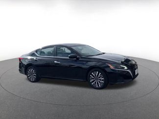 Used 2025 Nissan Altima 2.5 SV video 2