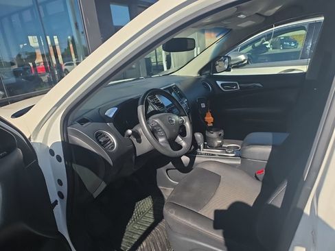 Used 2020 Nissan Pathfinder SV AWD/4WD image 9