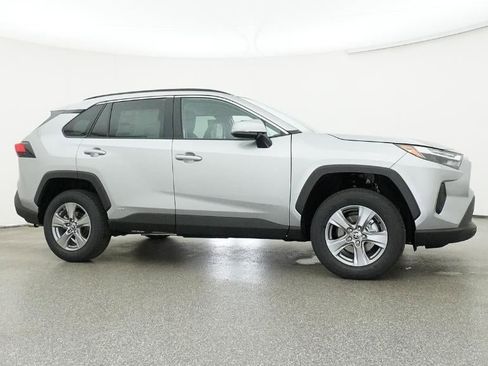 New 2025 Toyota RAV4 XLE image 28