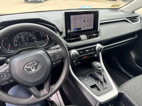 Used 2024 Toyota RAV4 XLE AWD/4WD image 11
