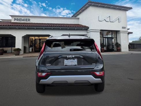 New 2026 Kia Niro EX FWD image 7