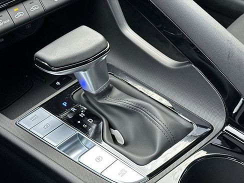 New 2025 Hyundai Elantra SEL image 18