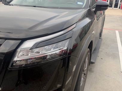 Used 2024 Nissan Pathfinder SL w/ SL Premium Package