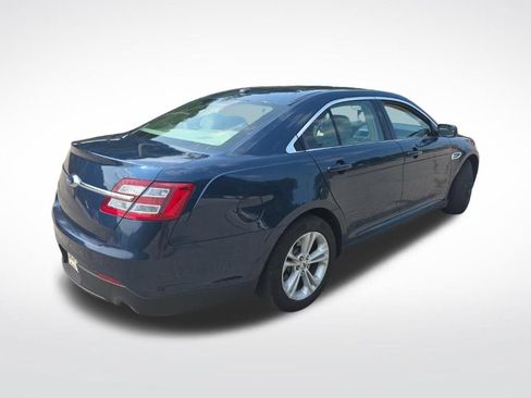Used 2016 Ford Taurus SE FWD image 5