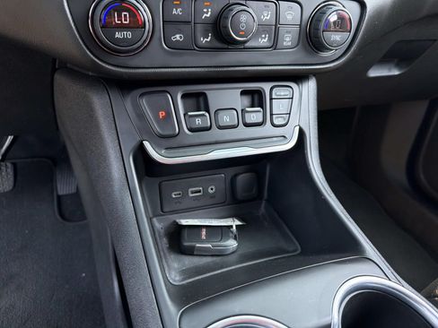 Used 2020 GMC Terrain SLE w/ Driver Convenience Package AWD/4WD image 25