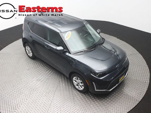 Used 2025 Kia Soul LX w/ LX Technology Package FWD image 3