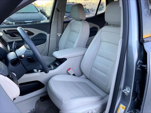 Used 2024 GMC Terrain Denali w/ Denali Premium Package image 7