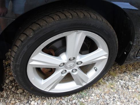 Used 2010 Toyota Matrix S image 25