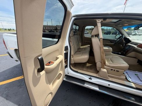Used 2009 Chevrolet Silverado 1500 LTZ w/ Safety Package RWD image 10