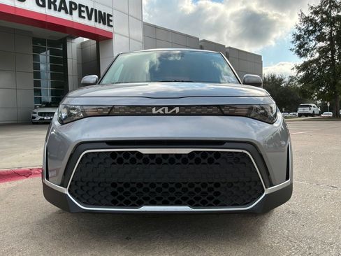 Used 2025 Kia Soul LX w/ LX Technology Package FWD image 3