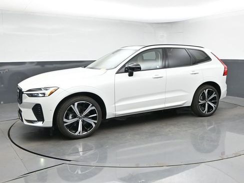 Used 2025 Volvo XC60 B5 Ultra w/ Protection Package Premier AWD/4WD image 4