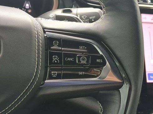 Certified 2022 Jeep Grand Cherokee Overland w/ Adv Protech Group III AWD/4WD image 33