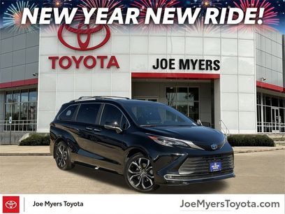Used 2025 Toyota Sienna Platinum