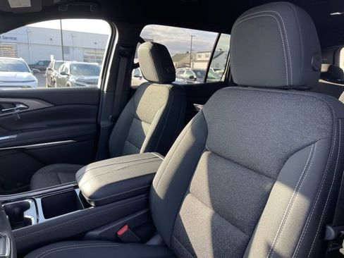 New 2026 Chevrolet Traverse LT image 16
