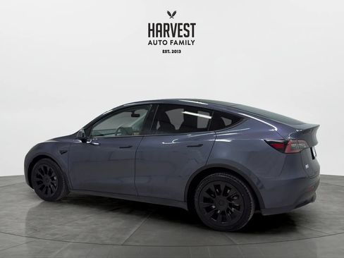 Used 2023 Tesla Model Y Long Range AWD/4WD image 3