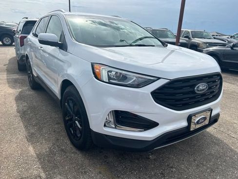 Used 2019 Ford Edge SEL w/ Equipment Group 201A FWD image 2
