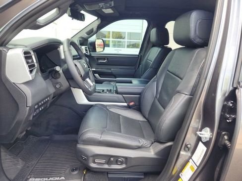 Certified 2024 Toyota Sequoia Platinum AWD/4WD image 16