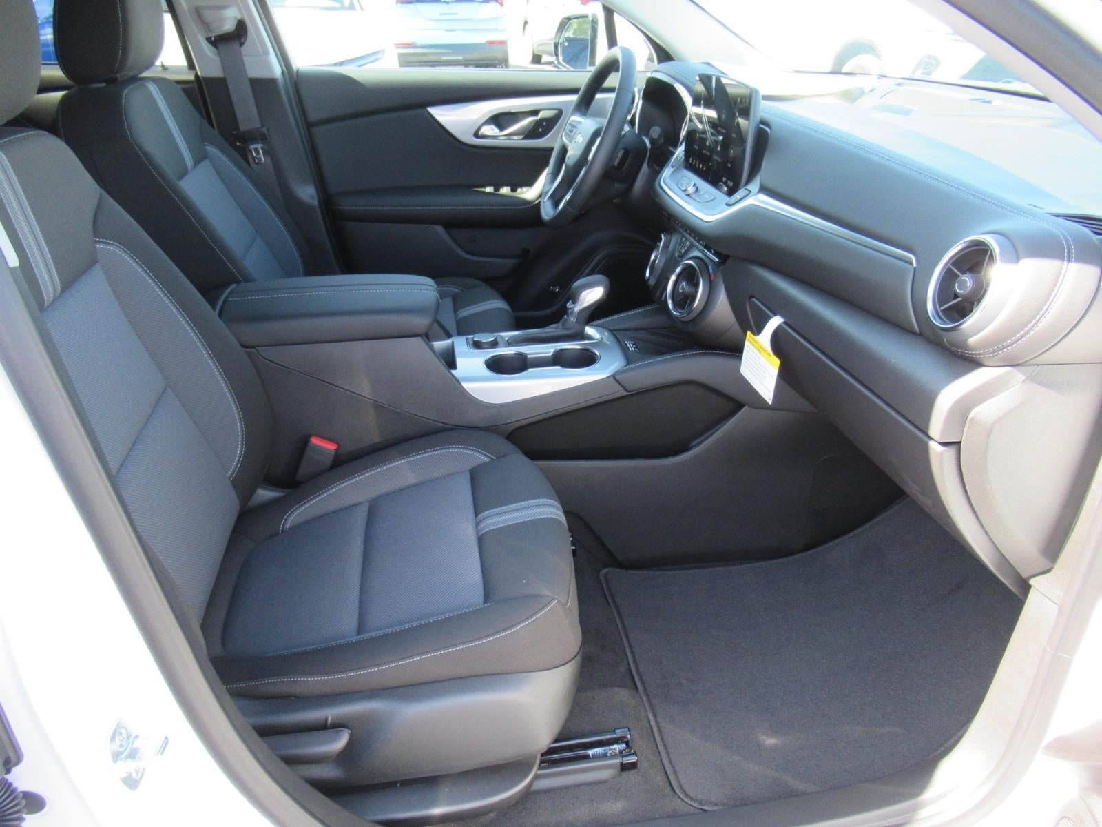 New 2026 Chevrolet Blazer LT w/ Convenience Package FWD image 10