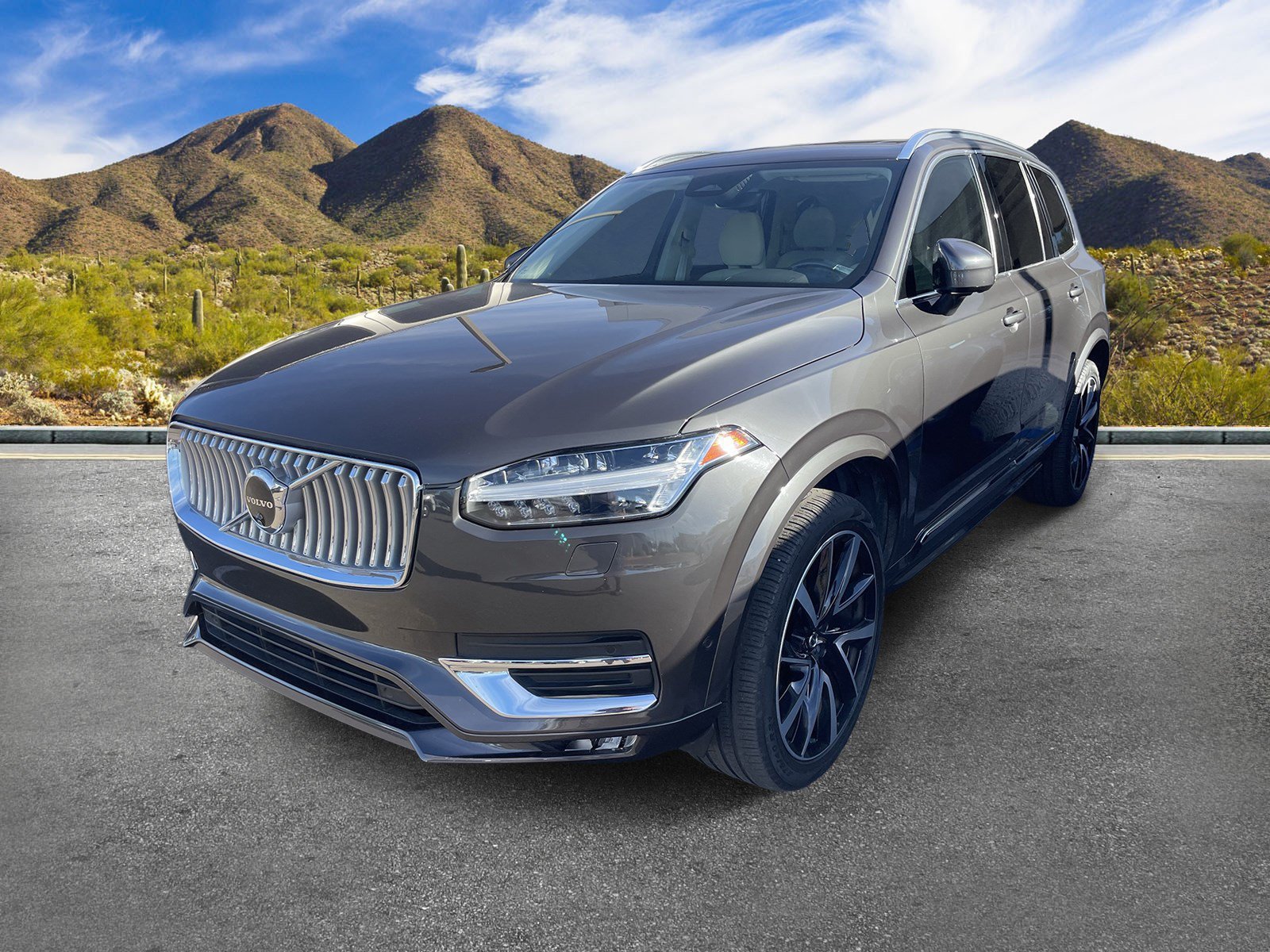 Used 2024 Volvo XC90 B6 Plus AWD/4WD image 14