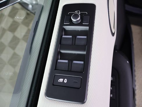 Used 2022 Land Rover Discovery HSE R-Dynamic image 37