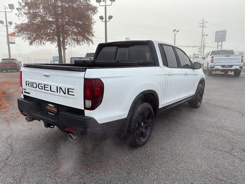 Used 2025 Honda Ridgeline Black Edition image 7