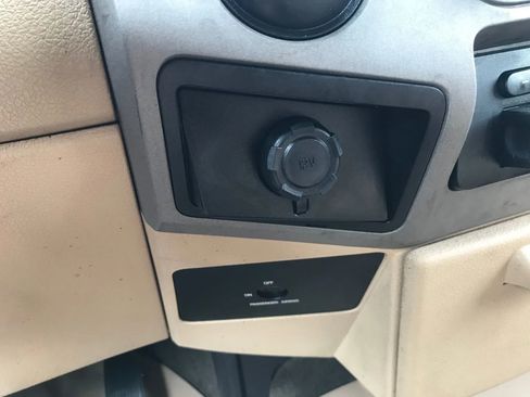 Used 2016 Ford F550 2WD Regular Cab Super Duty image 19