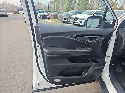 Used 2021 Honda Pilot Black Edition image 11
