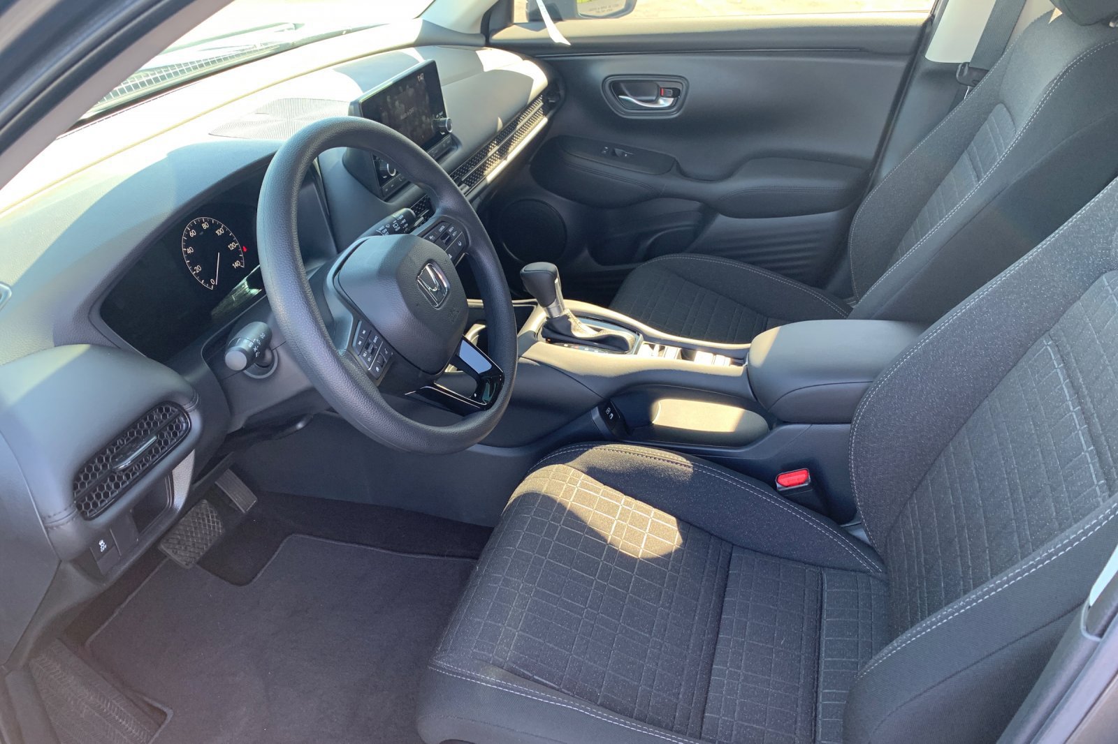 Certified 2025 Honda HR-V LX image 12