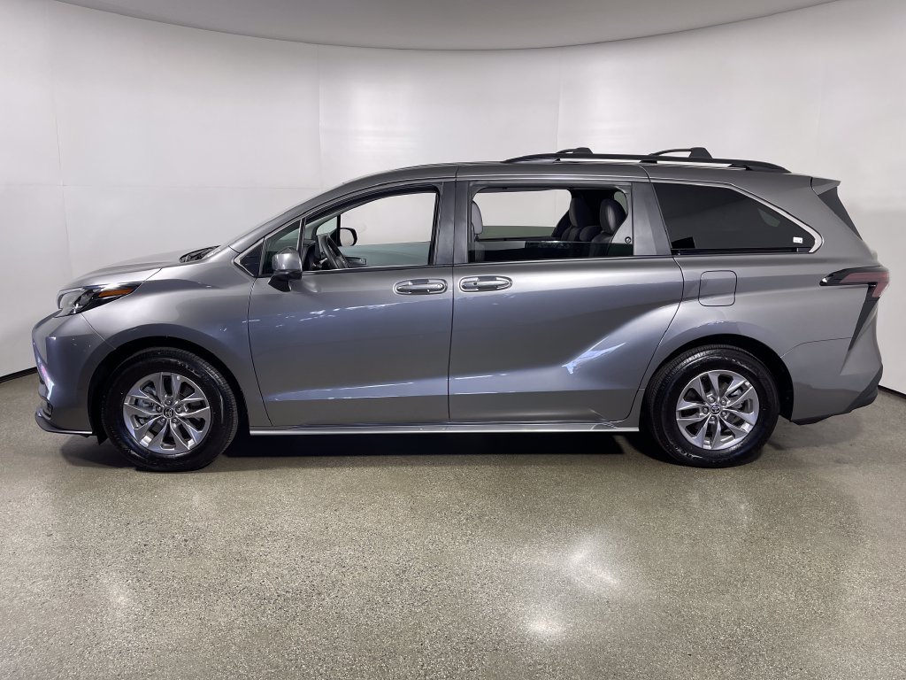 Certified 2026 Toyota Sienna LE AWD/4WD image 6