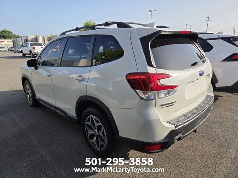 Used 2019 Subaru Forester Premium AWD/4WD image 9