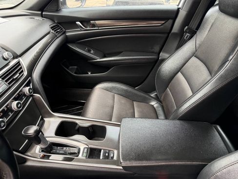 Used 2019 Honda Accord Sport image 11